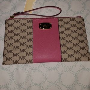 Michael Kors Wristlet NWT